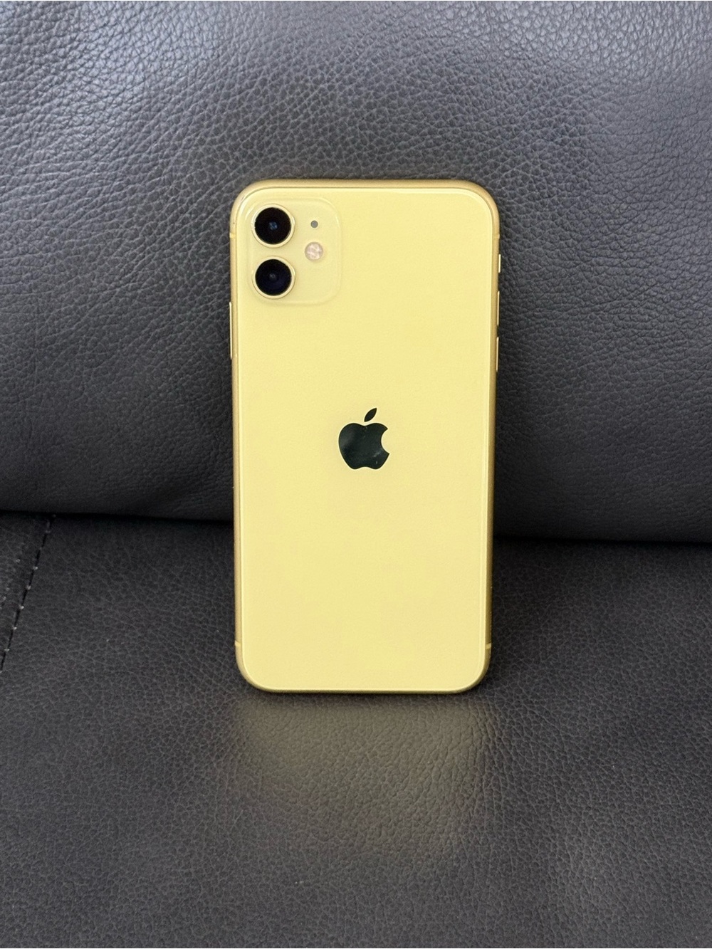 Apple iPhone 11 Yellow Back Glass Dual-Camera Phone Unlocked 125GB